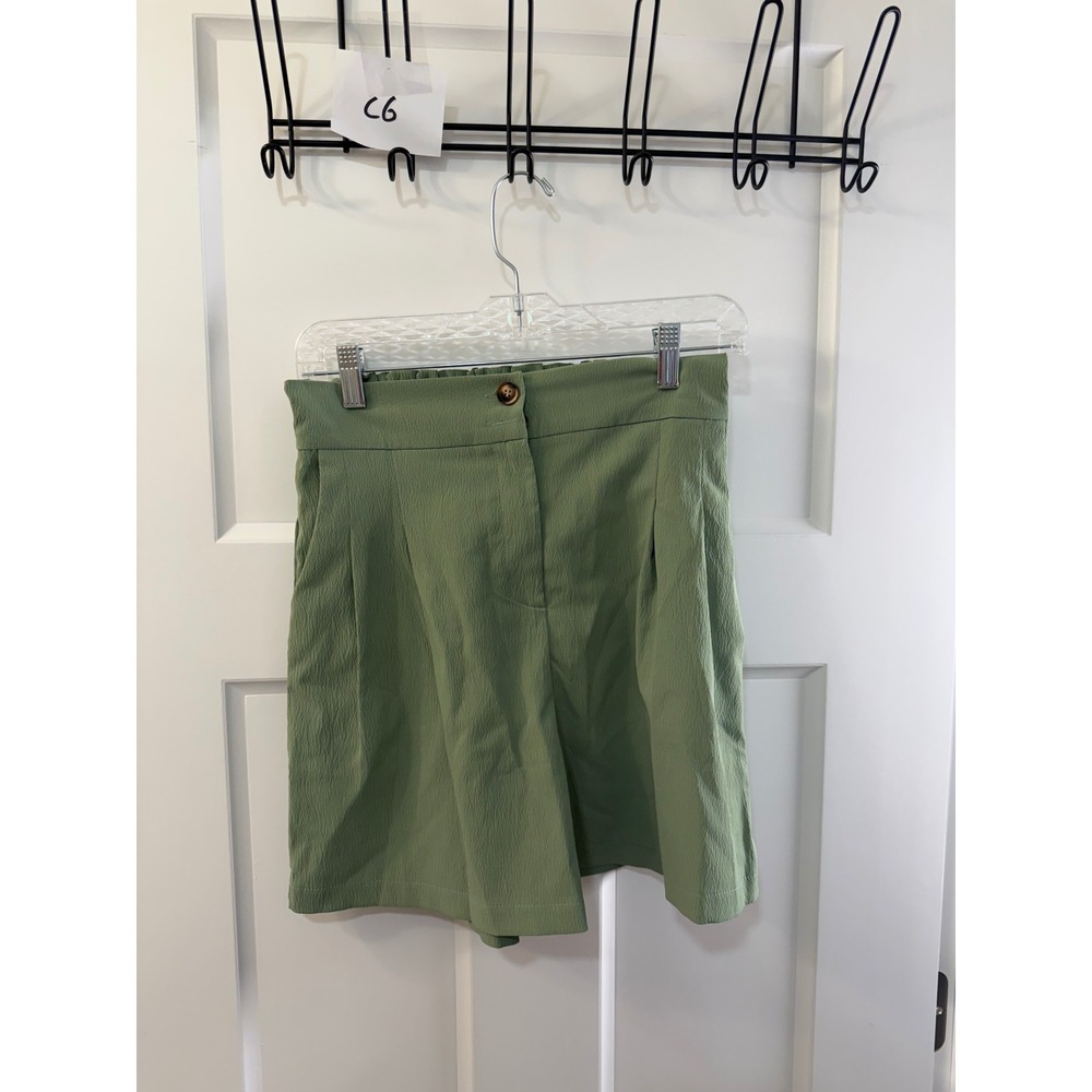 Textured Sage Green High Waisted Elastic Back Shorts Womens Medium